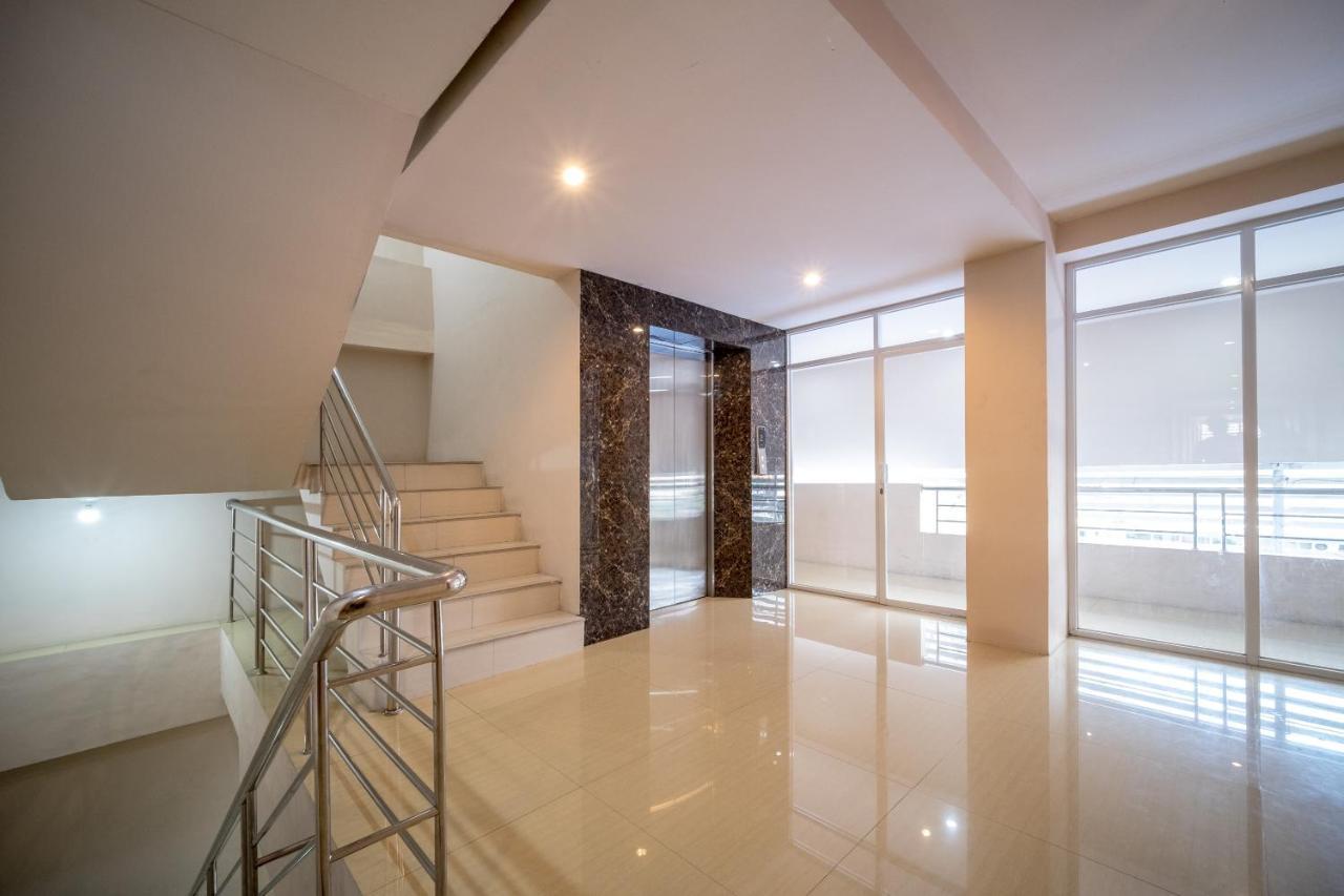 Oyo 291 Medan City Syariah Экстерьер фото
