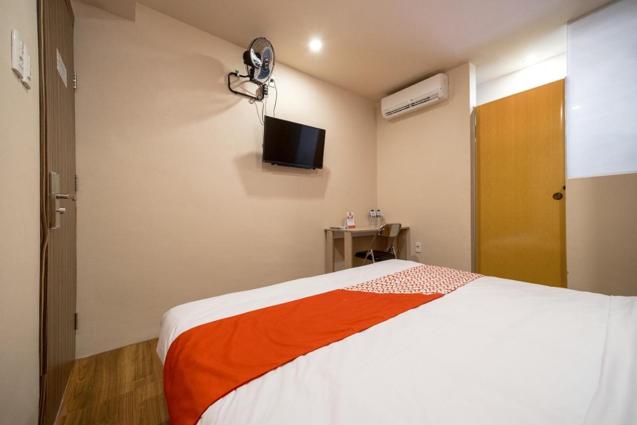 Oyo 291 Medan City Syariah Экстерьер фото